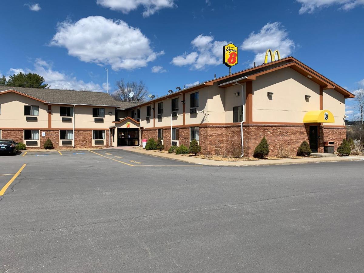 Super 8 By Wyndham Tilton/Lake Winnipesaukee Exterior foto